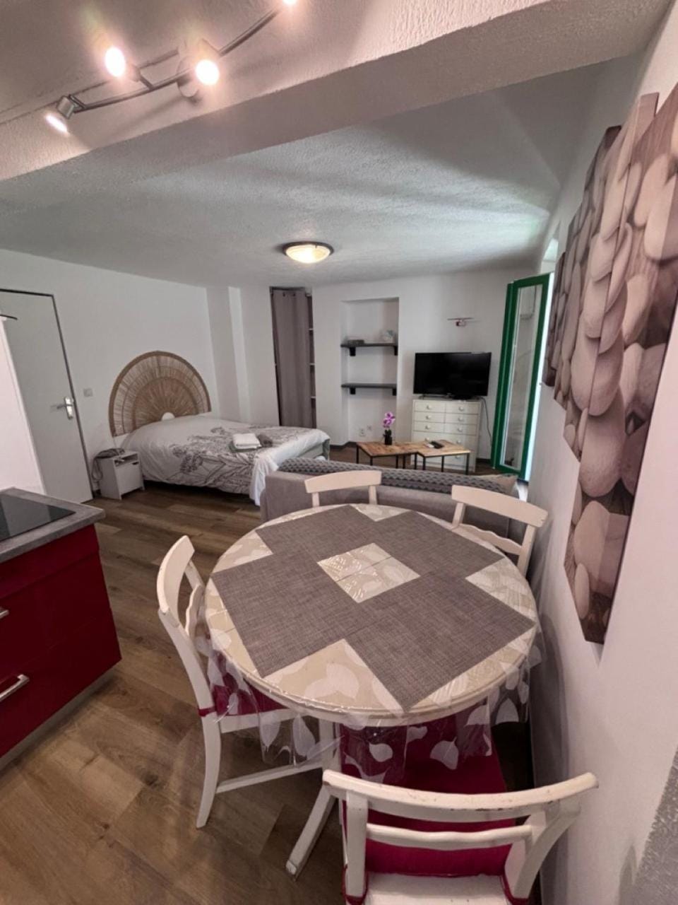 Photo of the whole room