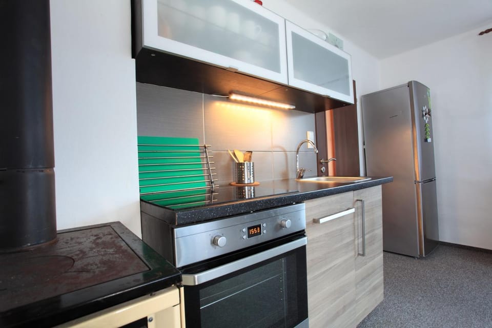Kitchen or kitchenette, dishwasher, pet friendly, stove