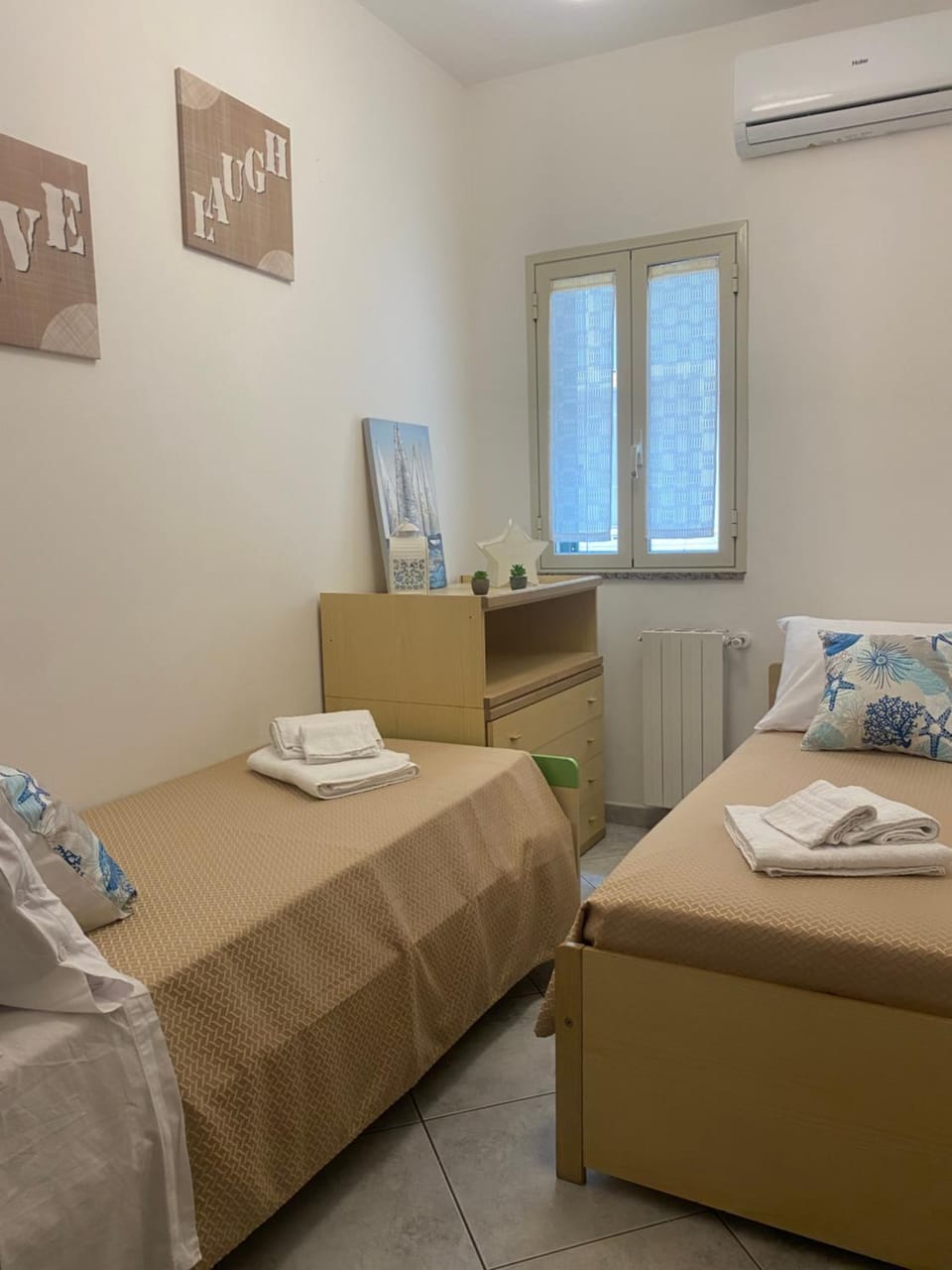 Bed, Photo of the whole room, Bedroom, towels, air conditioner