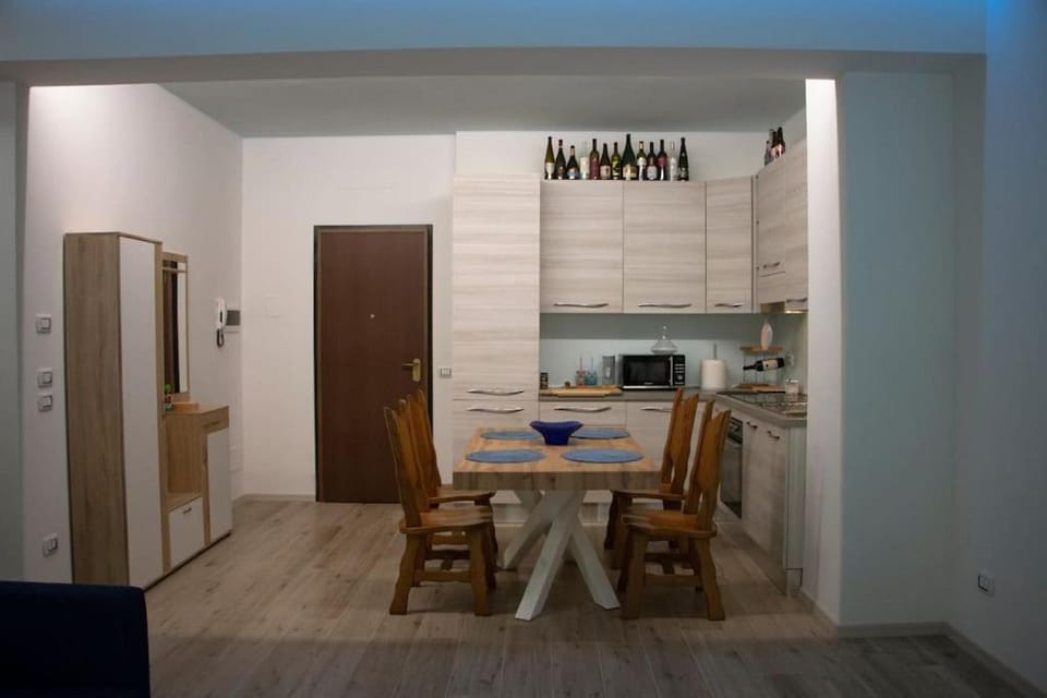 Kitchen or kitchenette, Dining area, minibar, pet friendly, stove