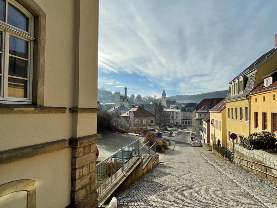 Property building, Neighbourhood, Natural landscape, City view, Mountain view, Street view, Parking