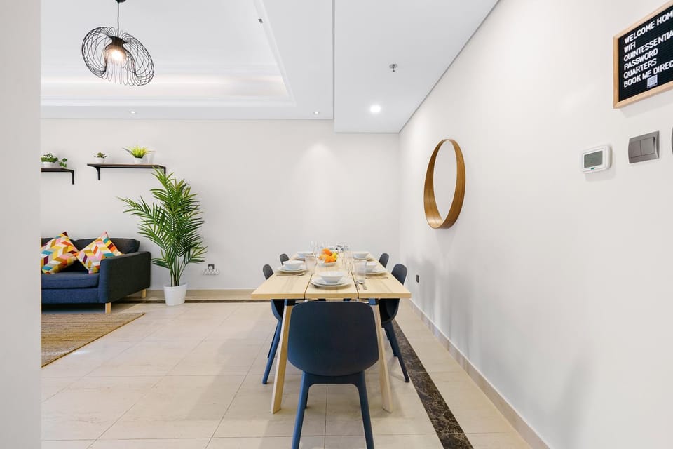 Living room, Dining area