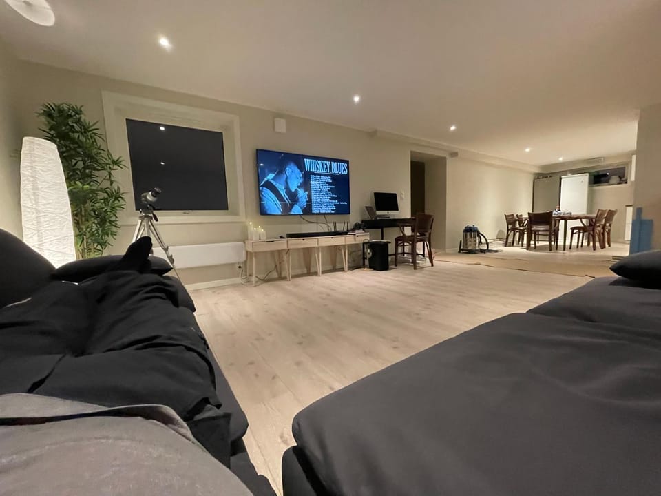 Lofoten Aurora Seafront Penthouse 罗弗敦极光海滨顶层豪华公寓 Apartment in Lofoten