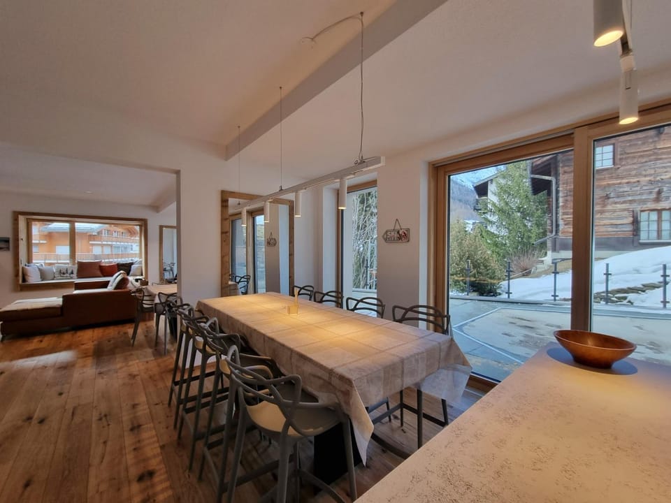 Riverside 1st Floor South Apartment in Saas-Fee