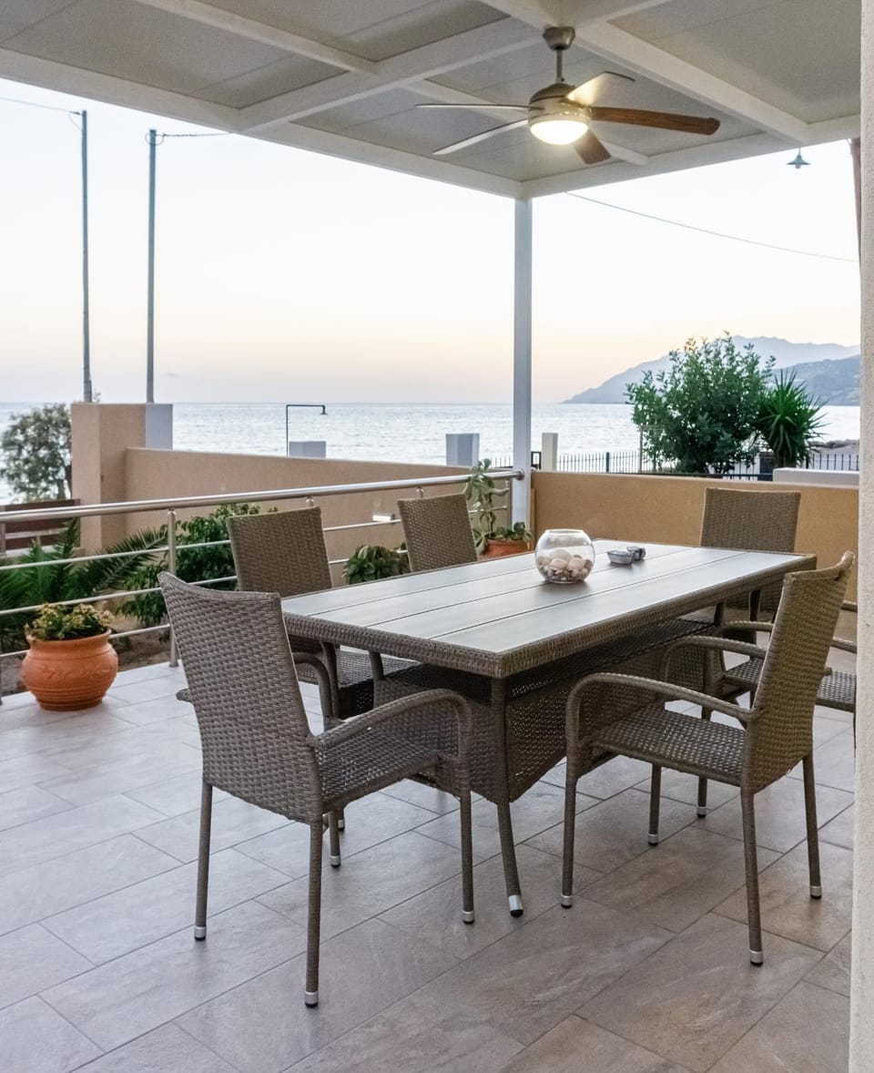 Patio, Day, Natural landscape, View (from property/room), Balcony/Terrace, Sea view, Location
