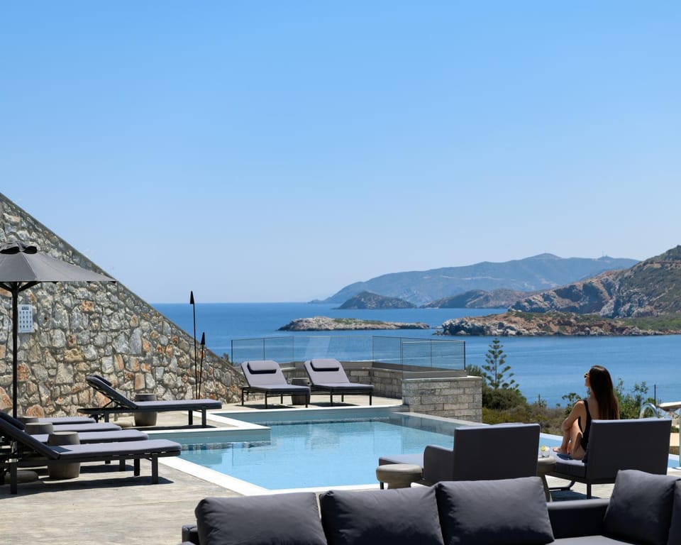 Mountain view, Sea view, Swimming pool, sunbed