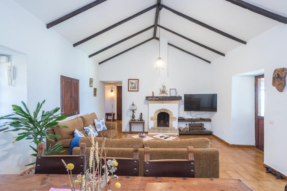 TV and multimedia, Living room, Seating area, flat iron