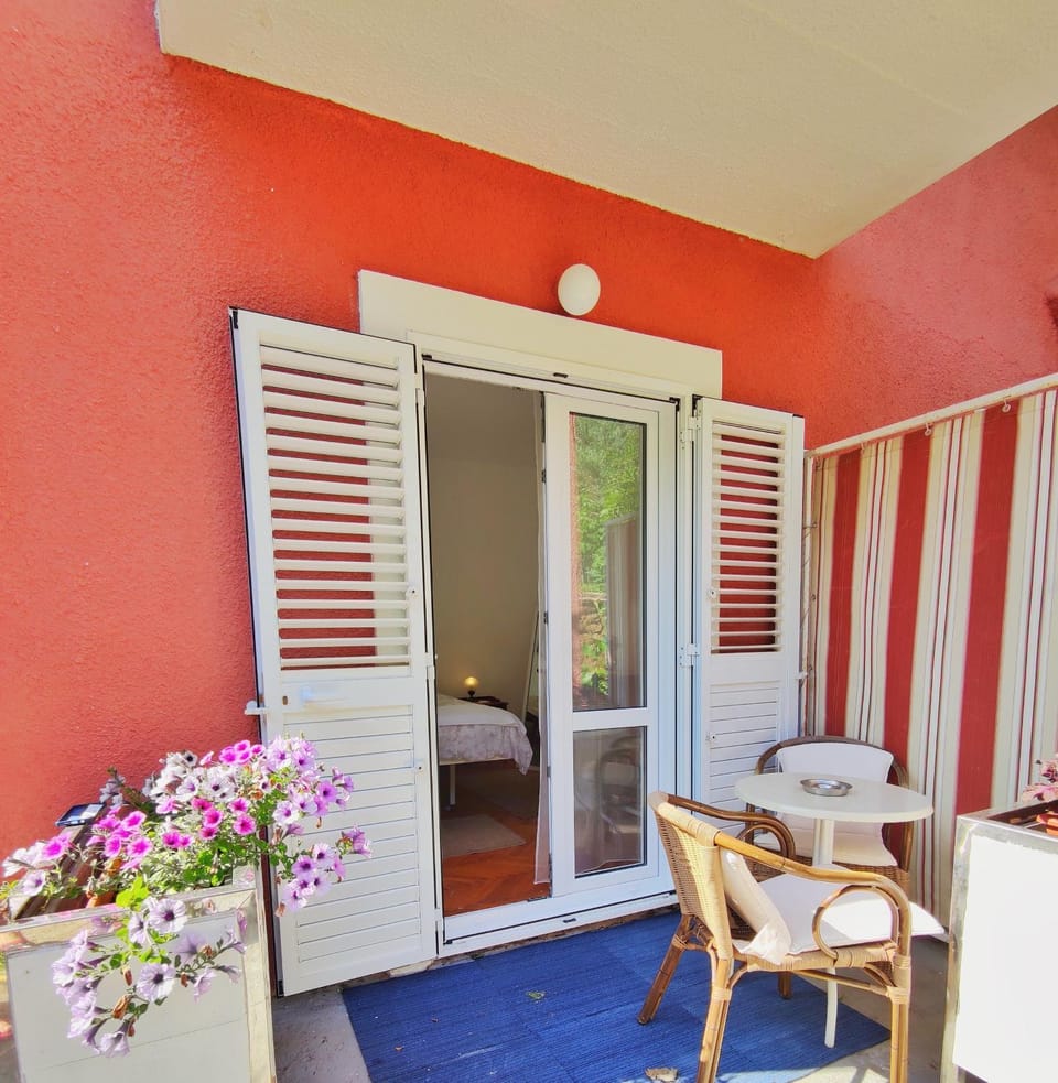 Patio, Balcony/Terrace, Seating area