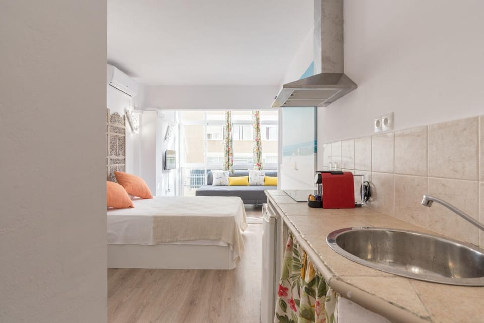 Studio Malagueta beach Apartment in Malaga