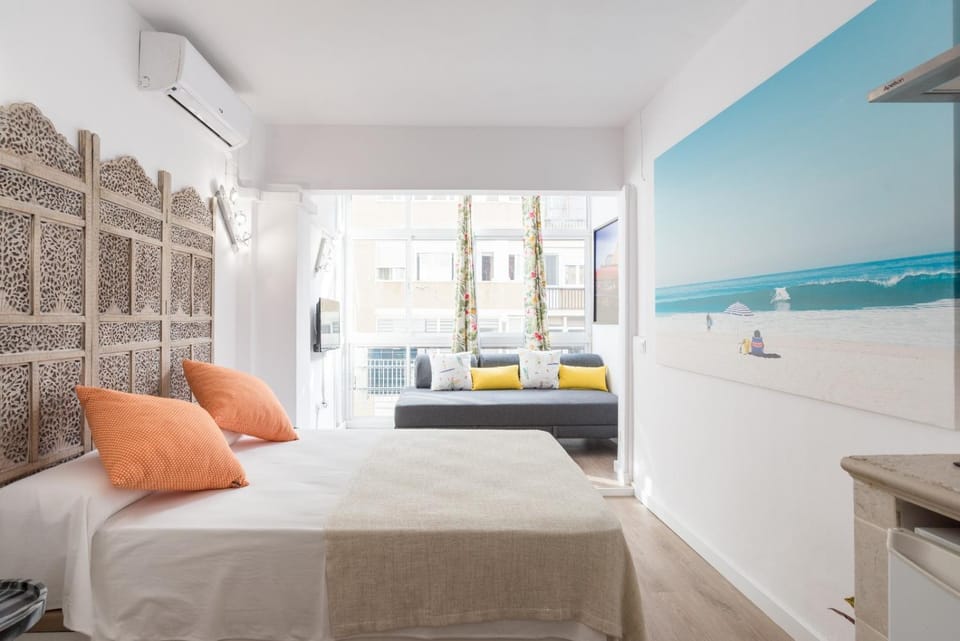 Studio Malagueta beach Apartment in Malaga