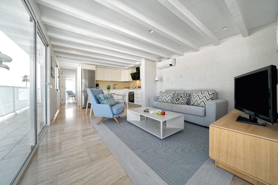 TV and multimedia, Kitchen or kitchenette, Living room