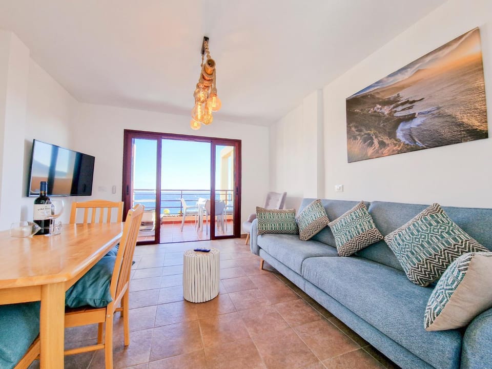TV and multimedia, Living room, Dining area, Sea view