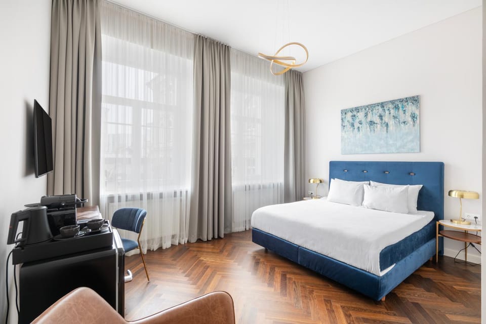 Bed, Coffee/tea facilities, View (from property/room), furniture