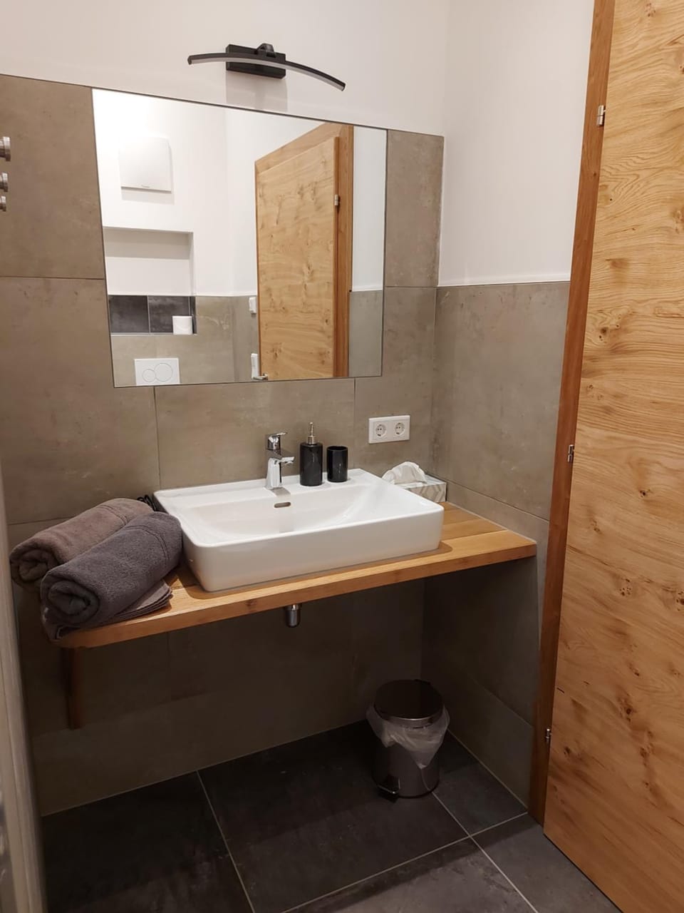 Shower, Bathroom, towels