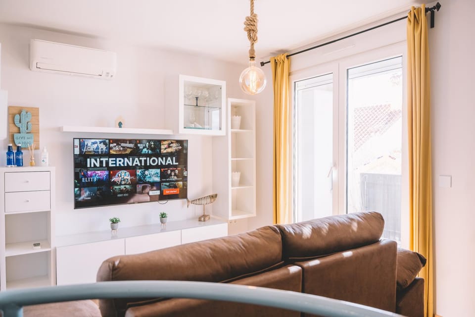 Communal lounge/ TV room, TV and multimedia