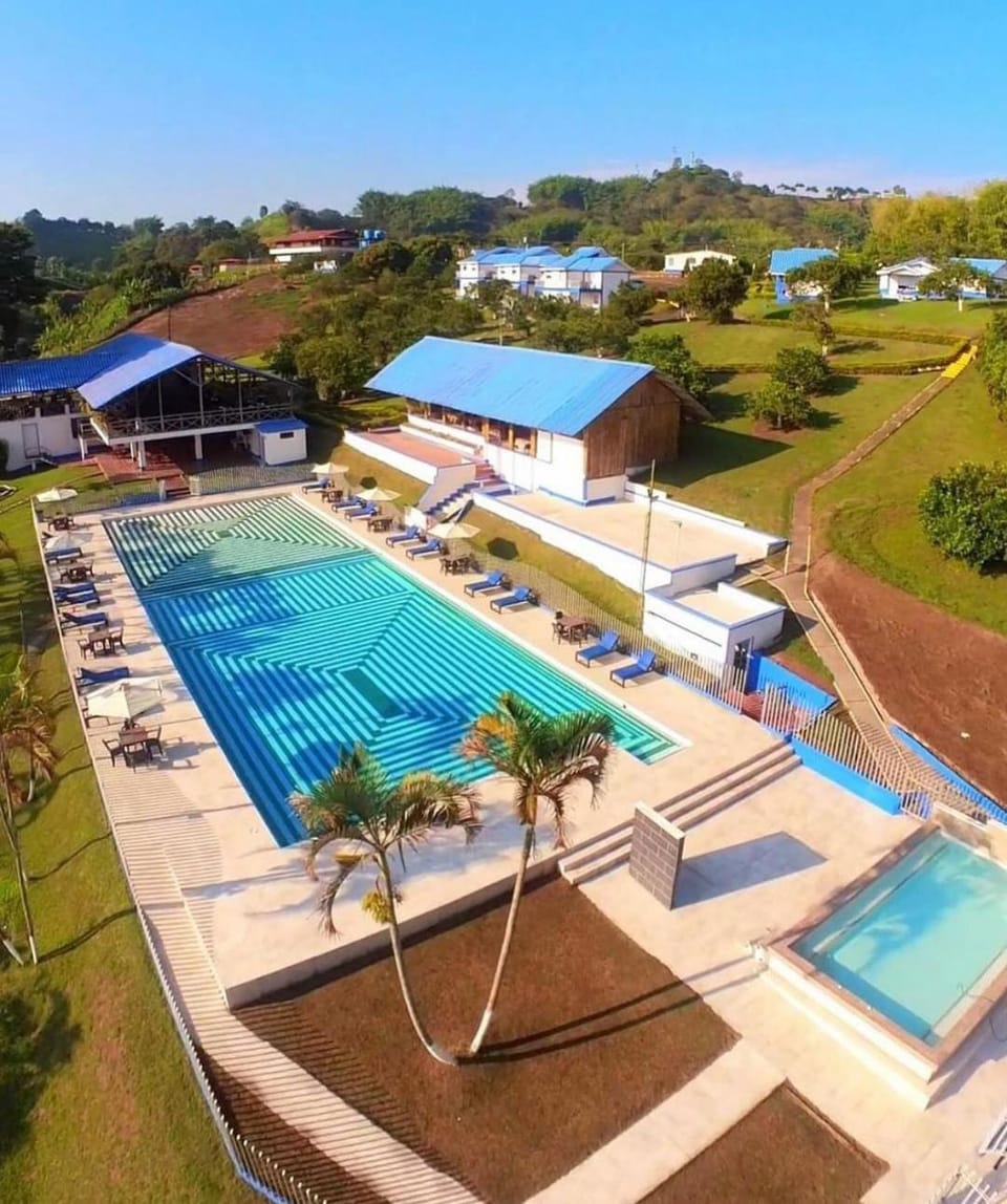 Day, Swimming pool