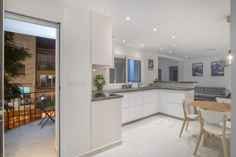 Kitchen or kitchenette, Living room