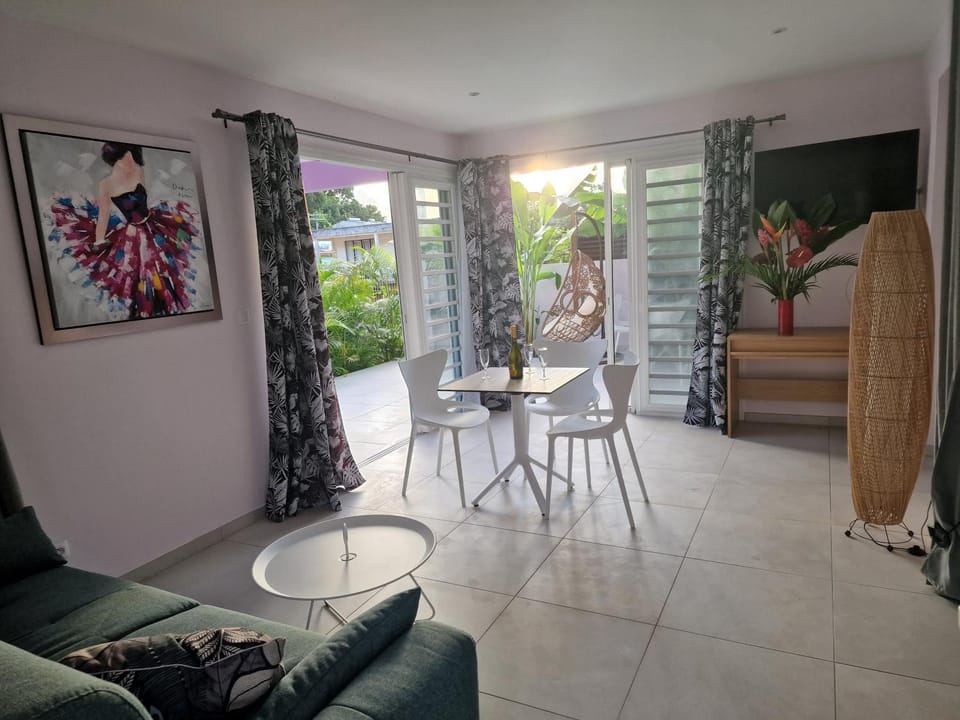 Living room, Seating area, Dining area, Garden view