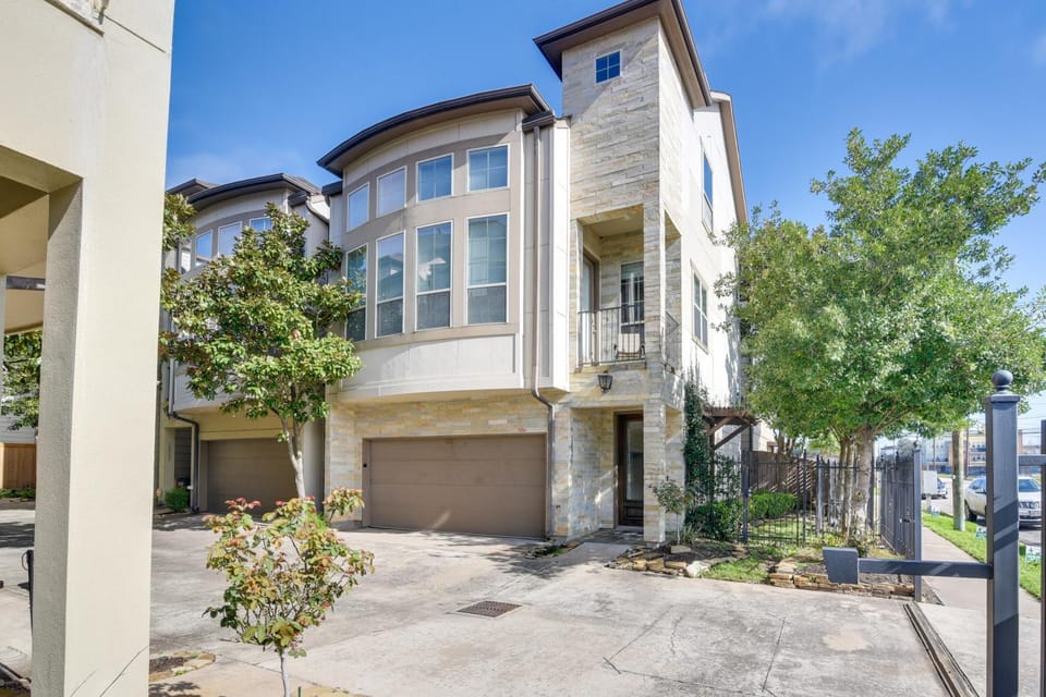 Dtwn Houston Home Near Stadiums: WFH Friendly! House in Harris County