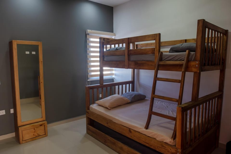Bedroom, bunk bed