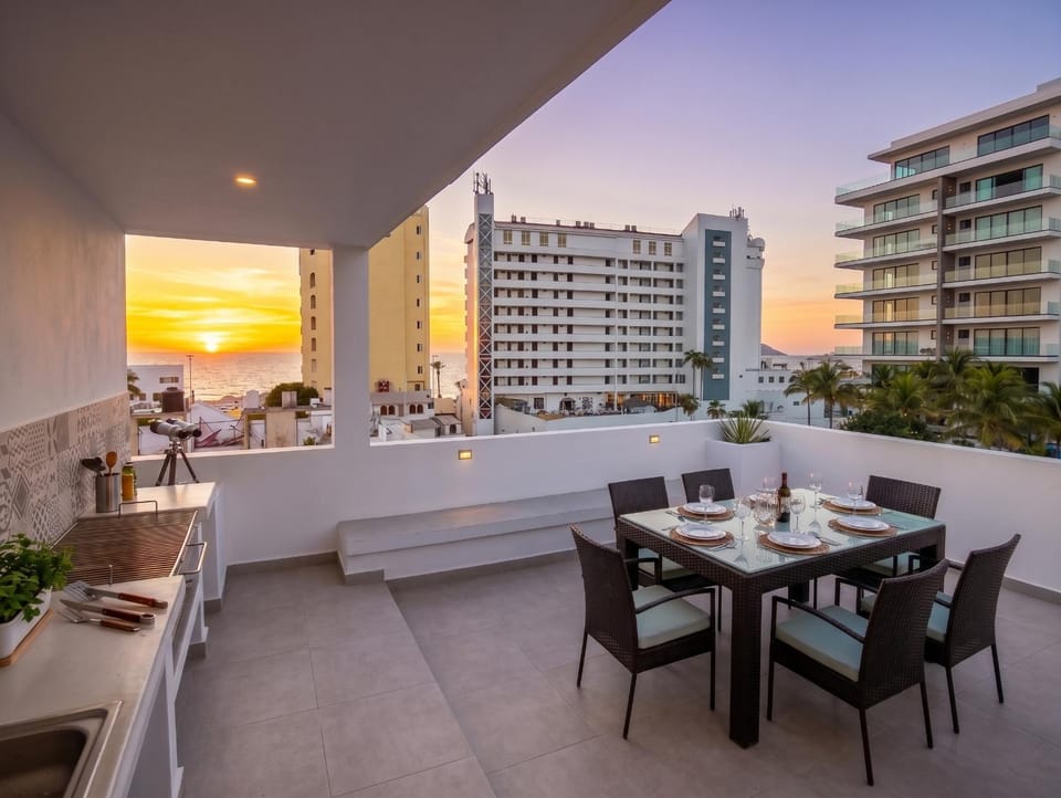 Balcony/Terrace, Kitchen or kitchenette, Dining area, Sea view, Sunset