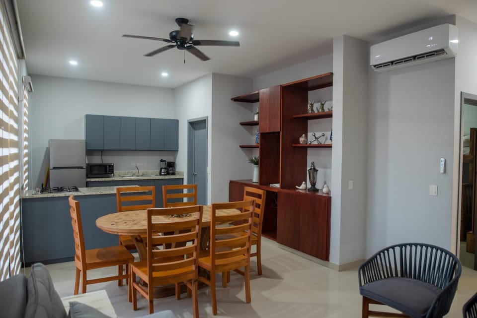 2br/2ba Condo 1 block to ocean! - Unit 3 Apartment in Mazatlan