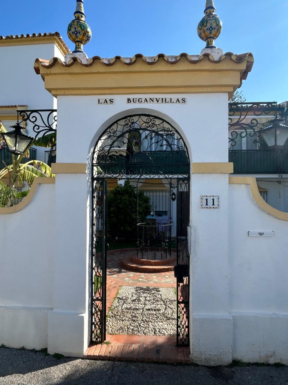 Facade/entrance