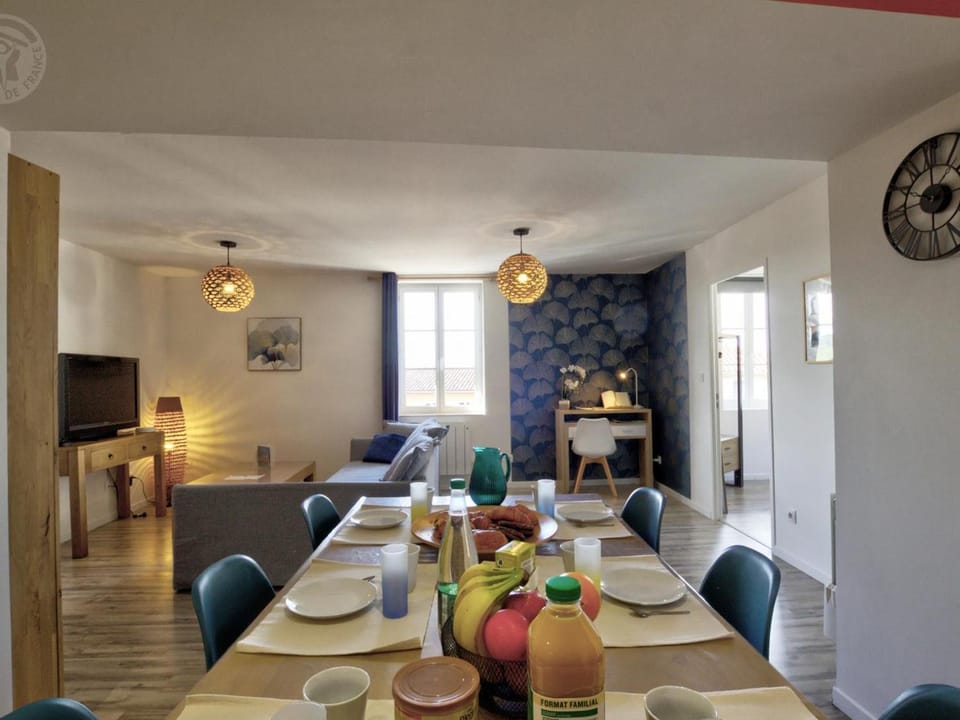 Confort moderne dans un gîte historique à Saint-Galmier - FR-1-496-276 Apartment in Auvergne-Rhône-Alpes