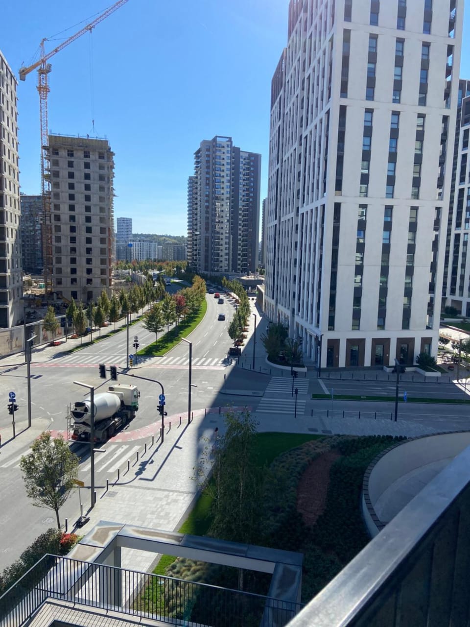 Day, Neighbourhood, City view, Location