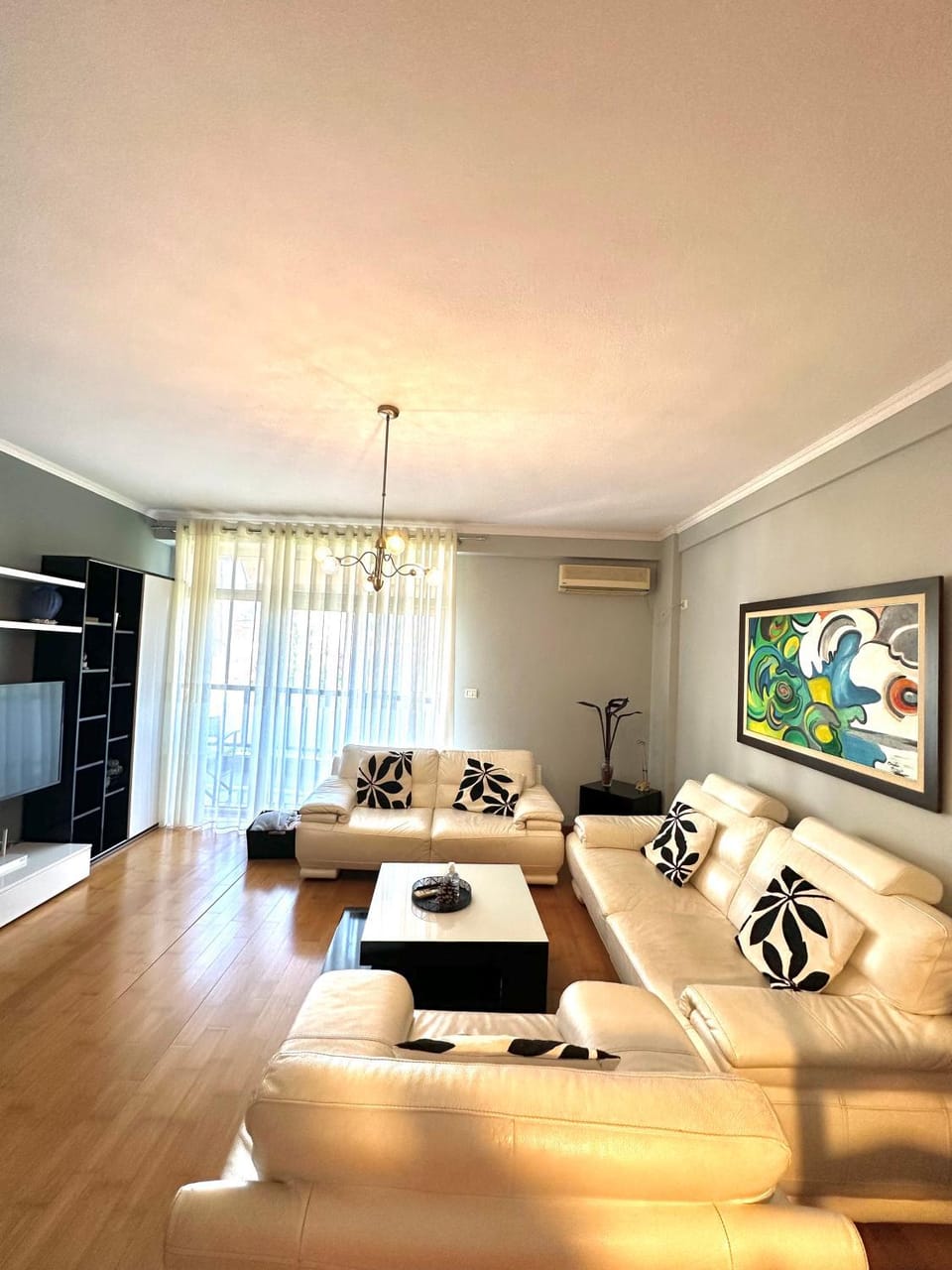 Central Inn Home Tirana Apartment in Tirana
