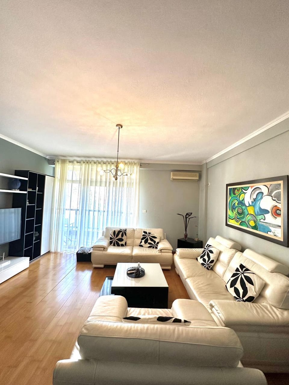 Central Inn Home Tirana Apartment in Tirana