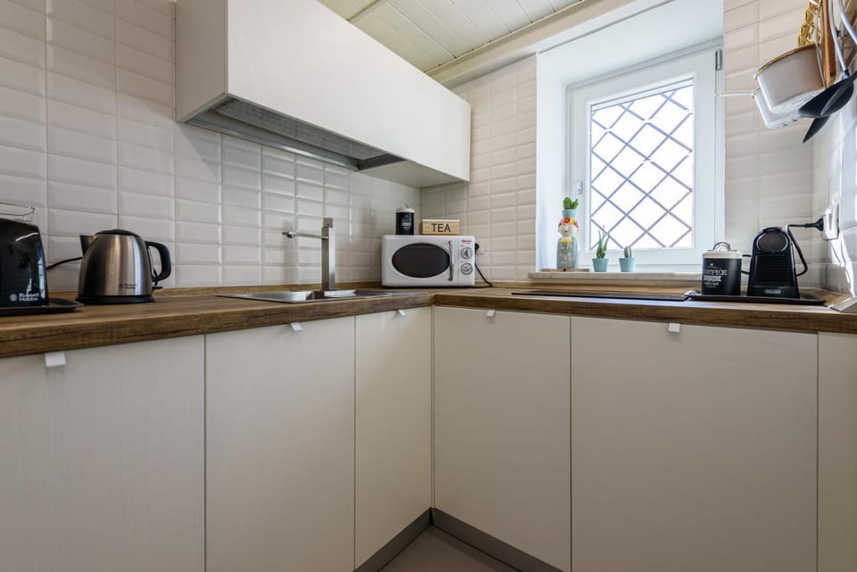 Coffee/tea facilities, Kitchen or kitchenette, Floor plan, Meals, Lunch, minibar, pet friendly, stove, toaster, kitchen, kitchen