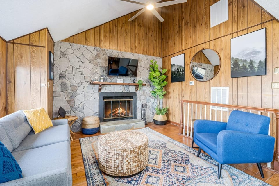 Living room, Seating area, flat iron