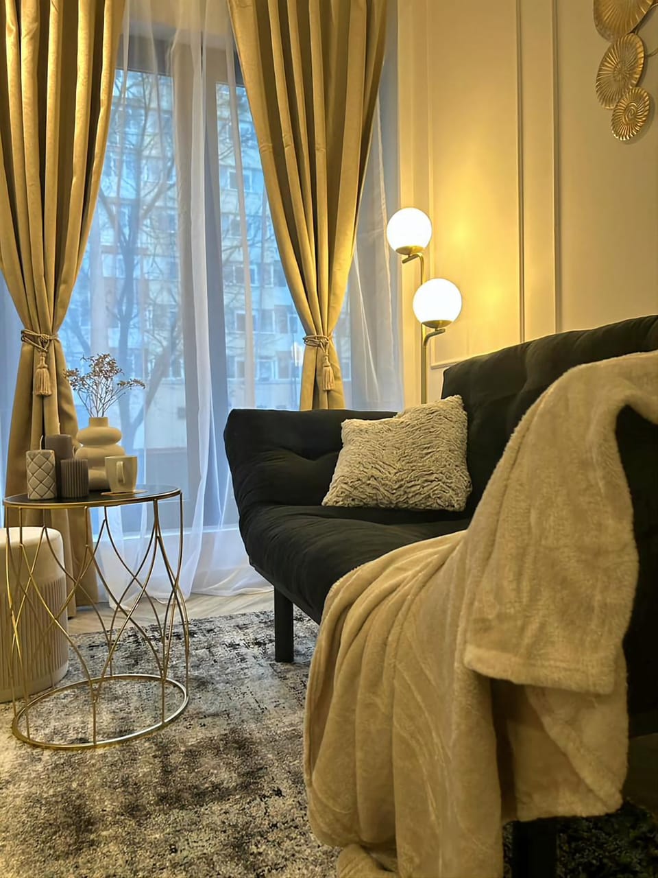 Living room, Seating area