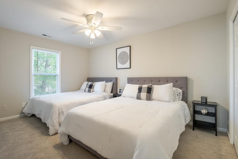 Bed, Bedroom, fireplace