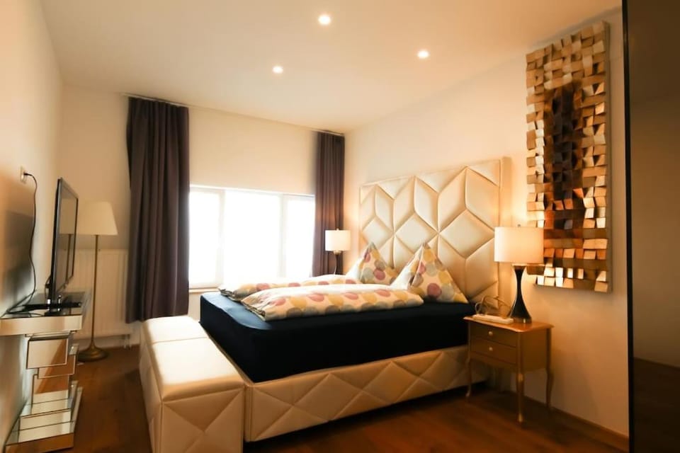 Bed, TV and multimedia, Photo of the whole room