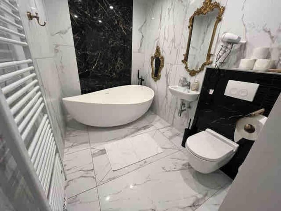 Toilet, Bathroom, Bath