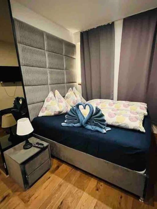 Bed, Photo of the whole room