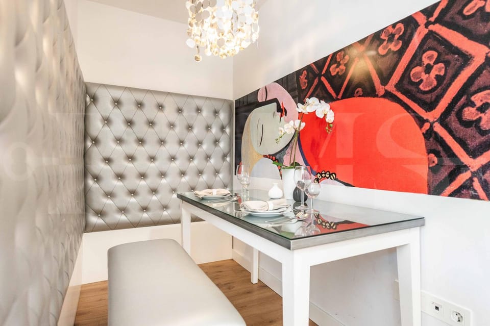 Platinum Suite Picasso-Inspired REMS Apartment in Malaga