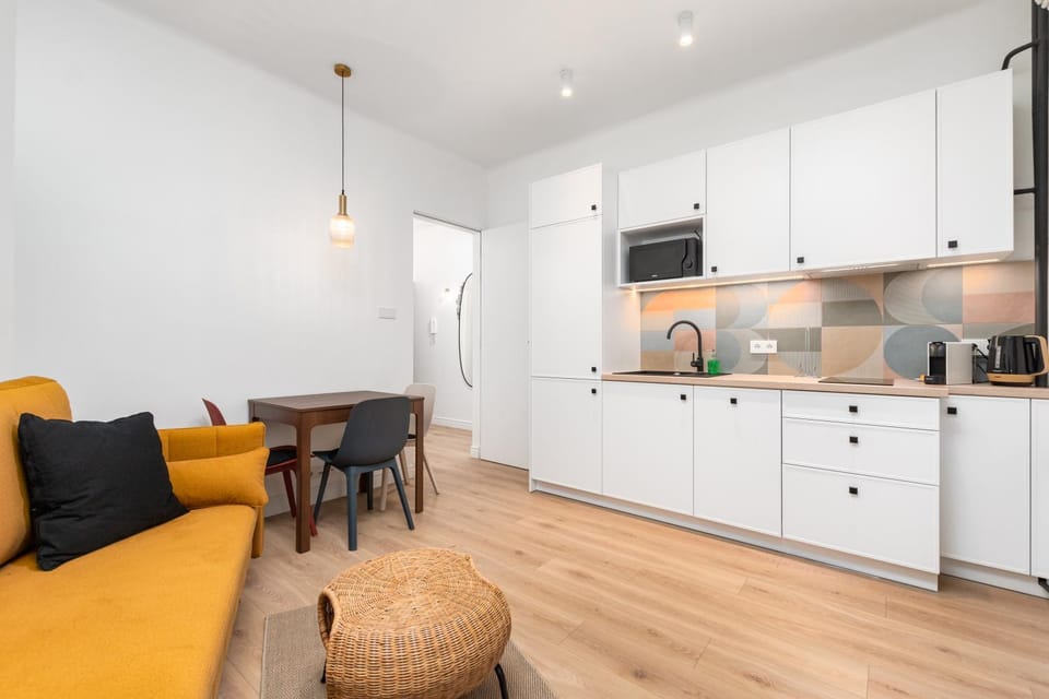 Coffee/tea facilities, Kitchen or kitchenette, Living room, Seating area, dishwasher, minibar, stove
