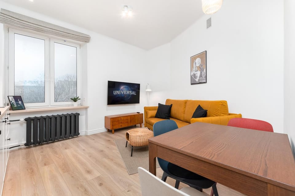 TV and multimedia, Kitchen or kitchenette, Living room