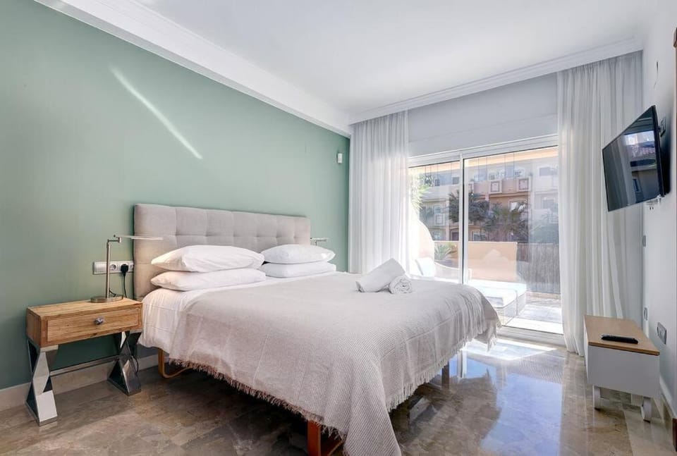 Stunning 2 Bedroom Apartment in Aloha Hill Club Apartment in Marbella