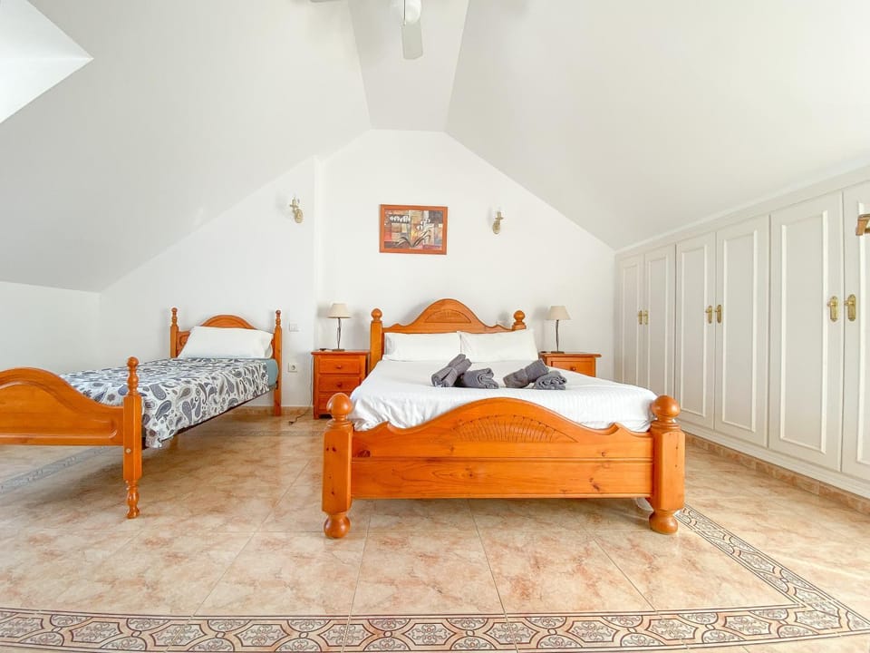 Bed, Bedroom