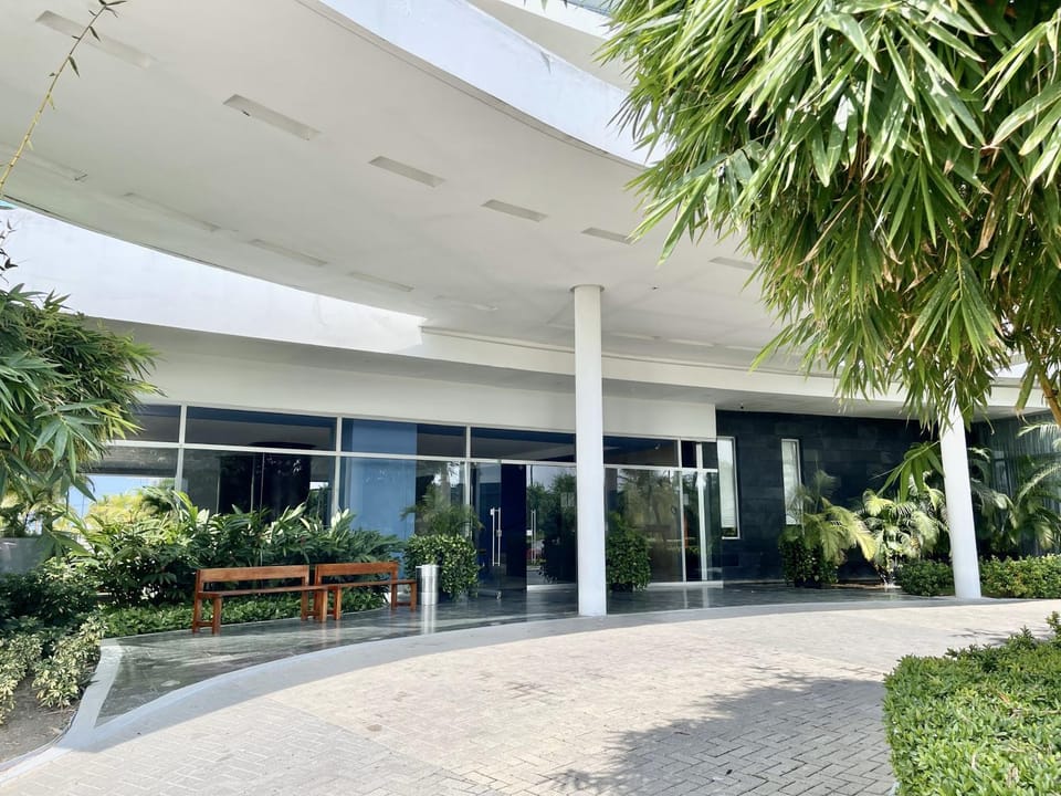 Property building, Facade/entrance