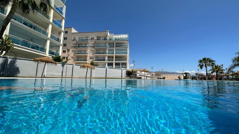Property building, Day, Pool view, Swimming pool