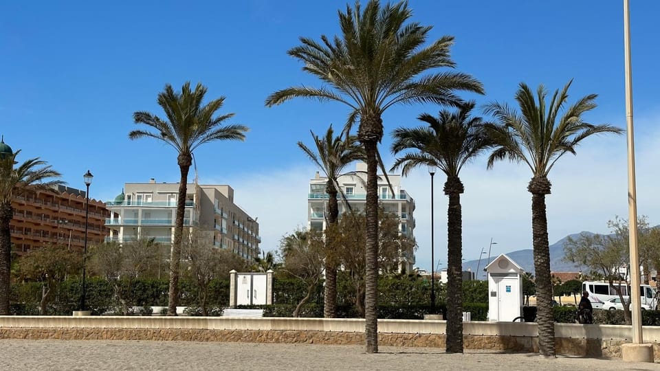 Property building, Day, City view, Location, Parking