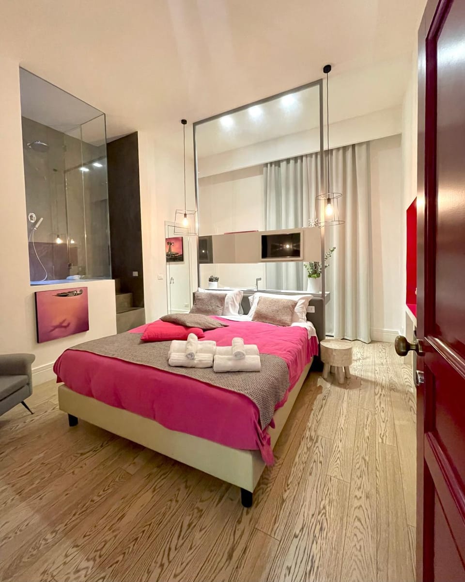 Shower, Bed, Bathroom, Photo of the whole room, Bedroom