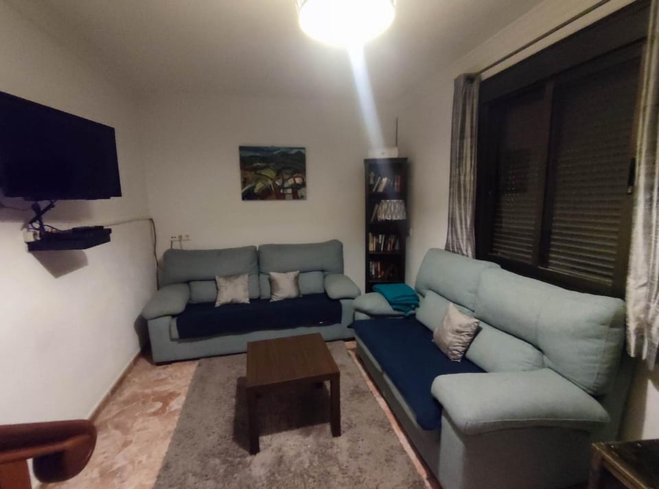 TV and multimedia, Living room, Seating area, Evening entertainment