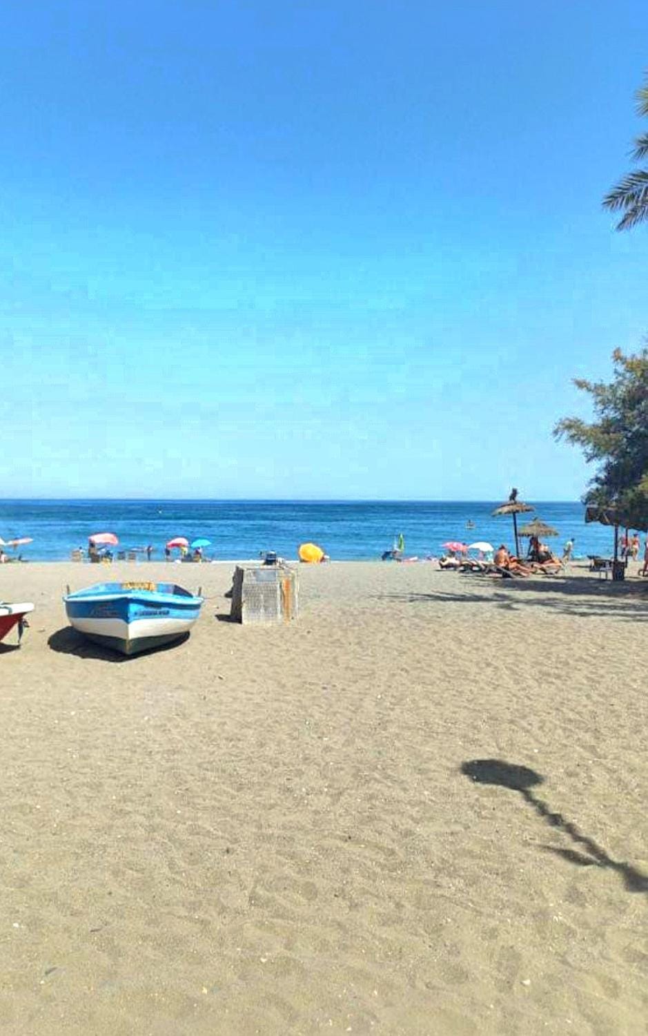 Beachfront Penthouse 3 double bedrooms, 2 bathrooms Apartment in San Luis de Sabinillas