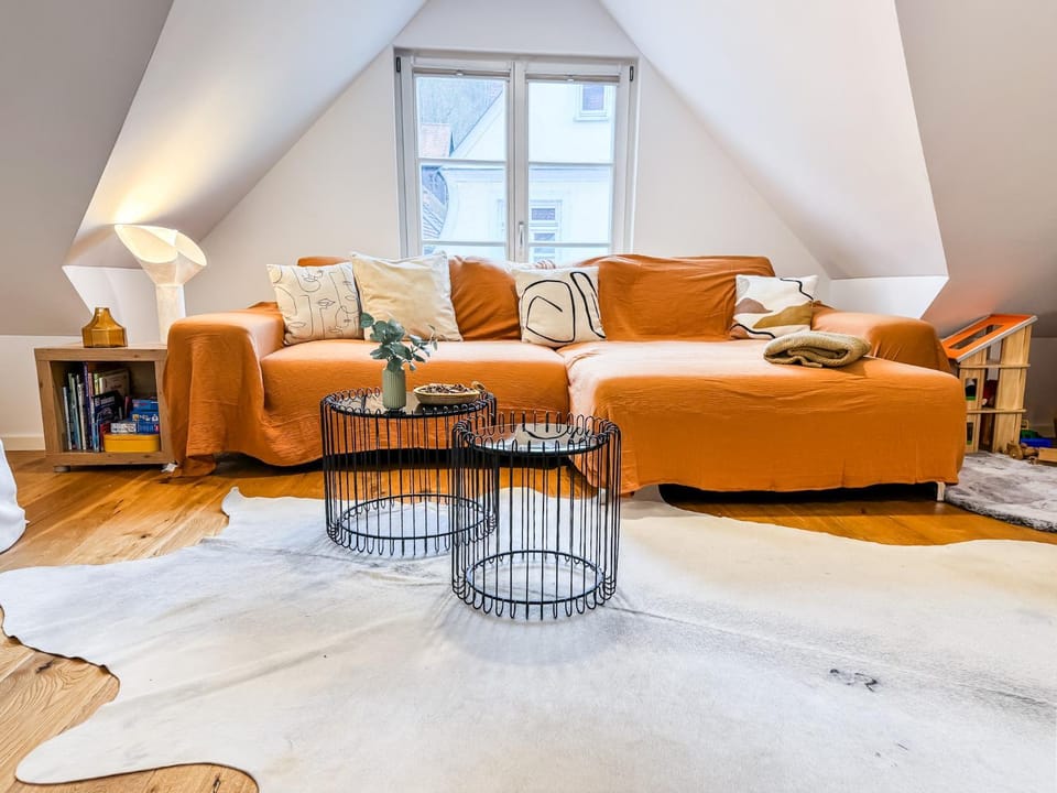 Seating area, Bedroom